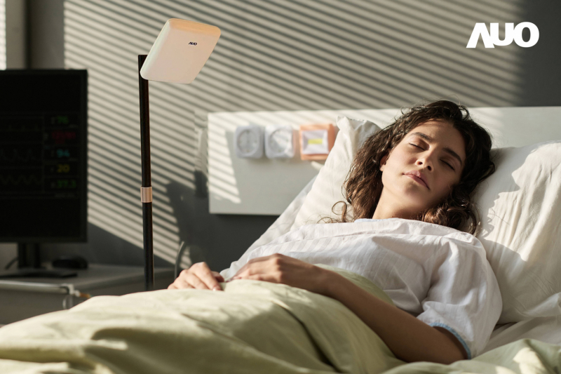 智慧非接觸式生理監(jiān)測雷達採用獨家開發(fā)的毫米波液晶陣列天線技術，能自動追蹤使用者翻身、側睡等睡姿改變產(chǎn)生的位移，實現(xiàn)遠距非接觸且穩(wěn)定的呼吸、心跳生理訊號監(jiān)測及離床狀態(tài)警示