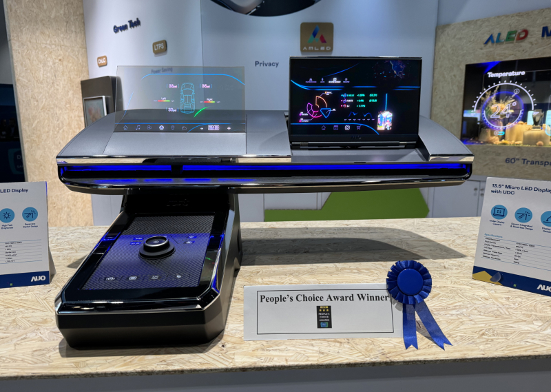 申博太陽城車用Micro LED Display HMI解決方案獲”最佳車用顯示獎(jiǎng)”，以用戶為中心開發(fā)，針對(duì)前座駕駛與乘客設(shè)計(jì)兼具娛樂與安全的高畫質(zhì)屏幕，包含車艙前座的Micro LED透明屏幕及全球首款內(nèi)建鏡頭的智慧Micro LED顯示器